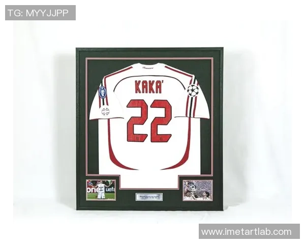 足球2号球衣背后的传奇人物与他们的辉煌成就揭秘