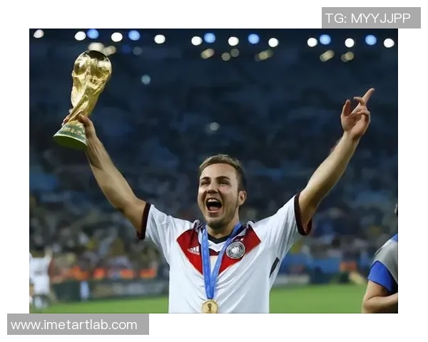 足球星光璀璨摄影之旅捕捉球场英雄瞬间展现激情与荣耀