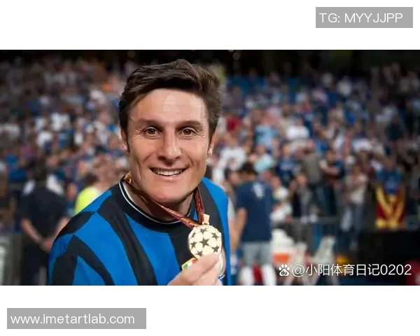 《传奇脚步：一位足球巨星的成长与荣耀之路》