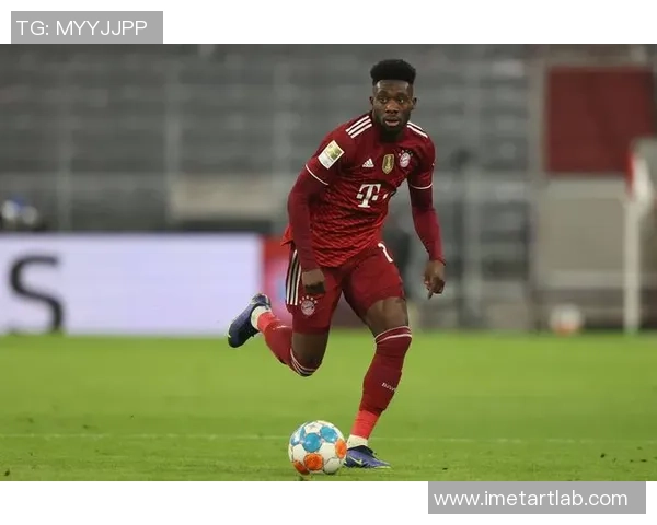 球星怒踢足球背后的情感爆发与竞技精神冲突解析